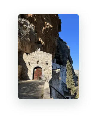 Discover the historical charm of ancient towns, traditional villages, and tranquil holy sites near Leonidio with breathtaking views. Leonidio Greece house rental