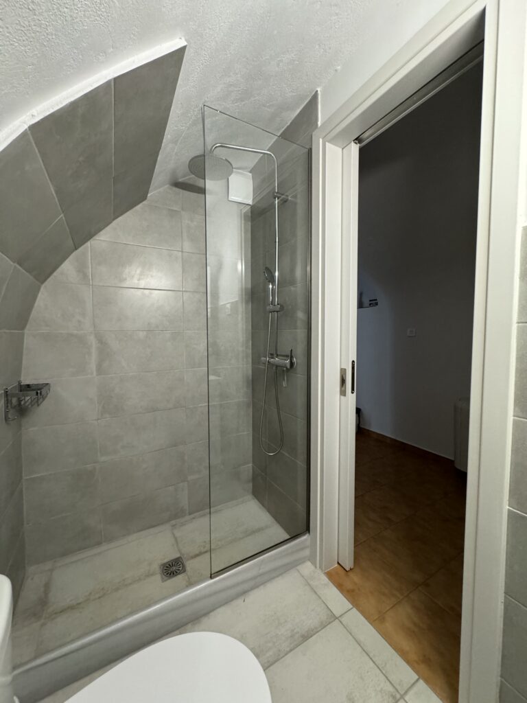 holiday house Leonidio Grèce salle de bain 1